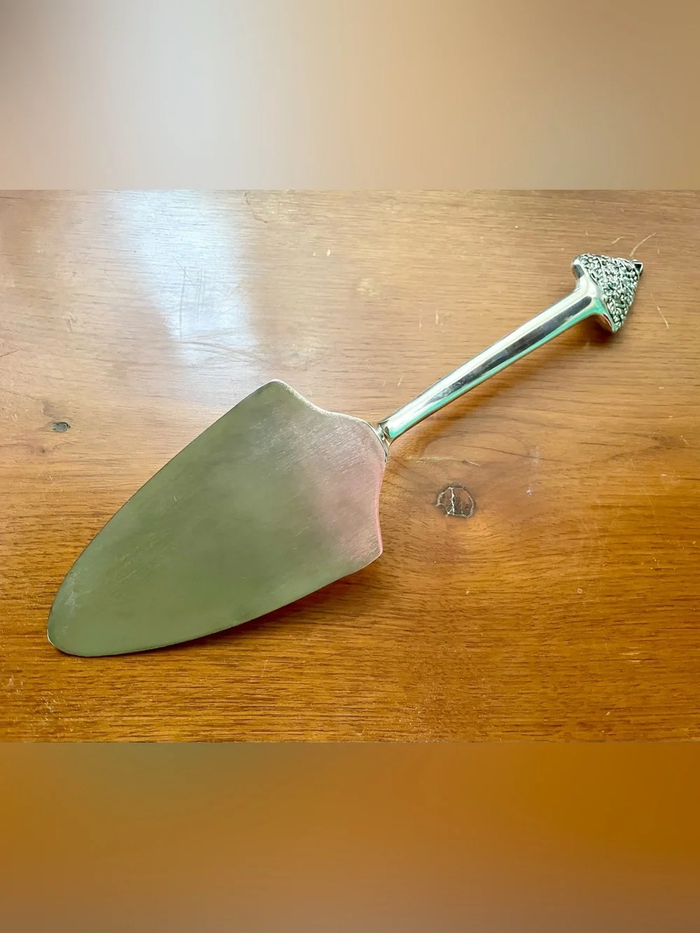 Silverplate Flatware w/ Christmas Tree Handle: Pie & Cake Server, 11.25” Long